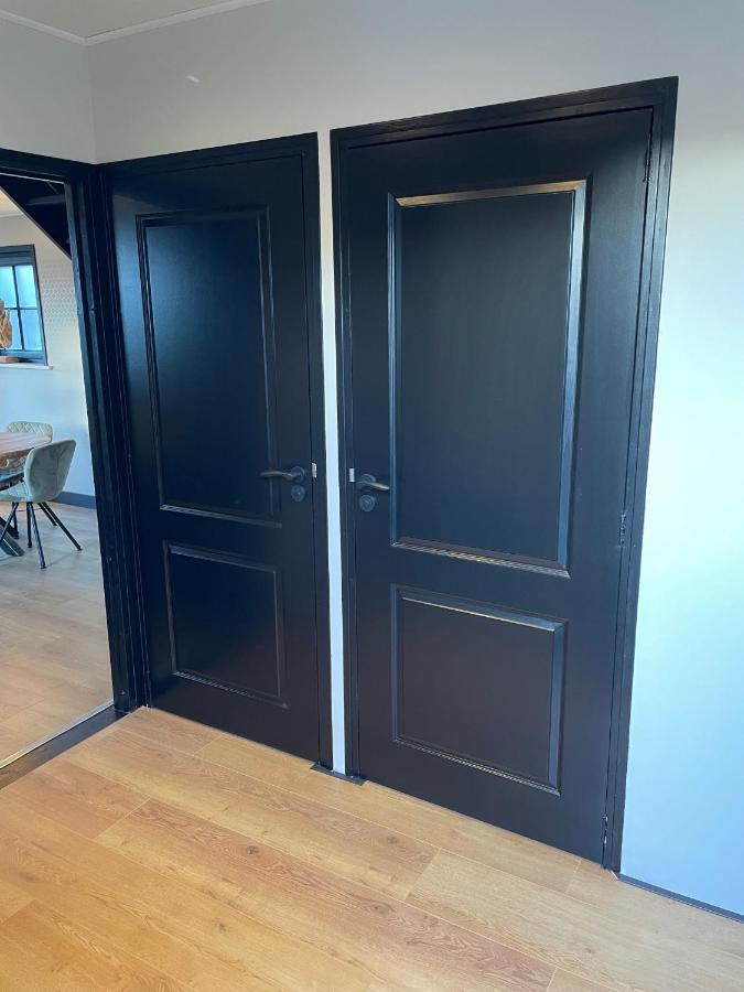 De Heerlykheid Wemeldinge, Vlak Bij Strand En Bos, Ruime Vakantiewoning Met Eigen Patio In De Karakteristieke Dorpsstraat Exterior foto